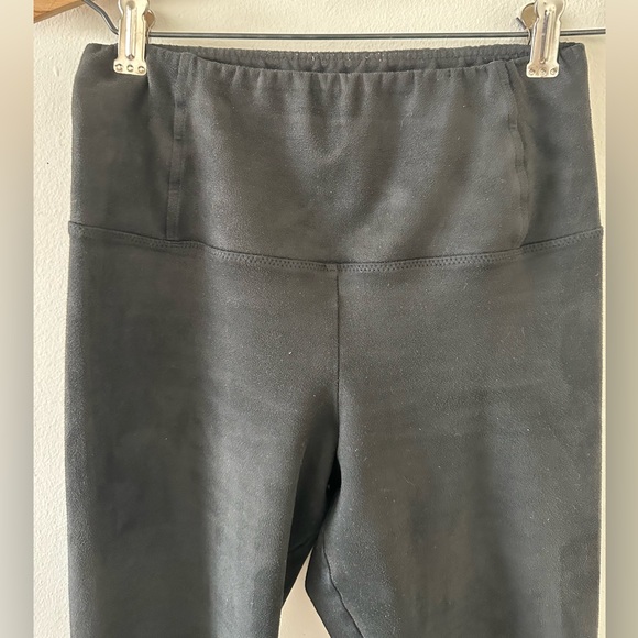 ARITZIA, WILFRED FREE, Daria Pant Faux Suede Legging, Dark Gray, Size X-Small - Picture 2 of 9